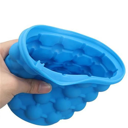 2023 New Portable 2 in 1 Large Silicone Ice Bucket Mold with Lid Space Saving Cube Maker Tools for Kitchen Party Barware