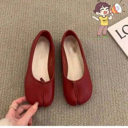 2025 Spring/Autumn Women's Fashion Leather Toe-Separated Loafers – Flat, Breathable & Comfortable Casual Slip-On Shoes