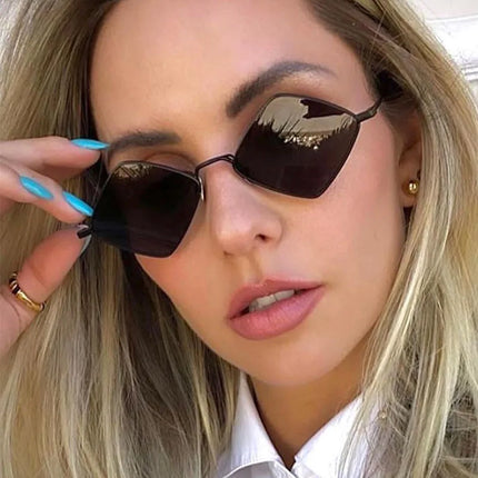 2025 Punk Small Diamond Sunglasses Women Brand Designer Square Steampunk Sun Glasses Men Metal Frame Eyewear Gafas De Sol Mujer