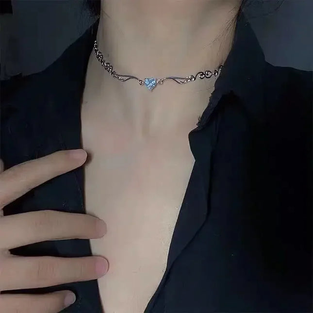 Vintage Golden Silver Color Heart Pendant Necklace for Women New Trend Girls Clavicle Chain Jewelry Birthday Gifts Wholesale